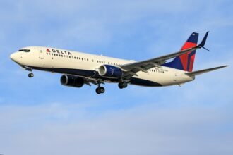 Delta Flight DL275 Diverted LAX